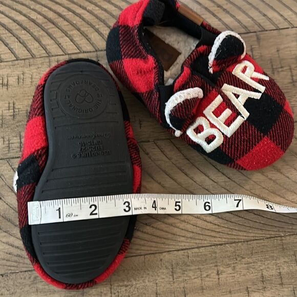 Lil Bear 🐻 Nonslip Warm Cozy DearFoam Slippers for your wee one ☝️ like new - Picture 8 of 16